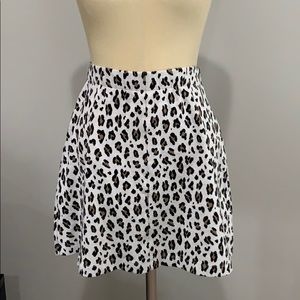 Leopard knit skirt